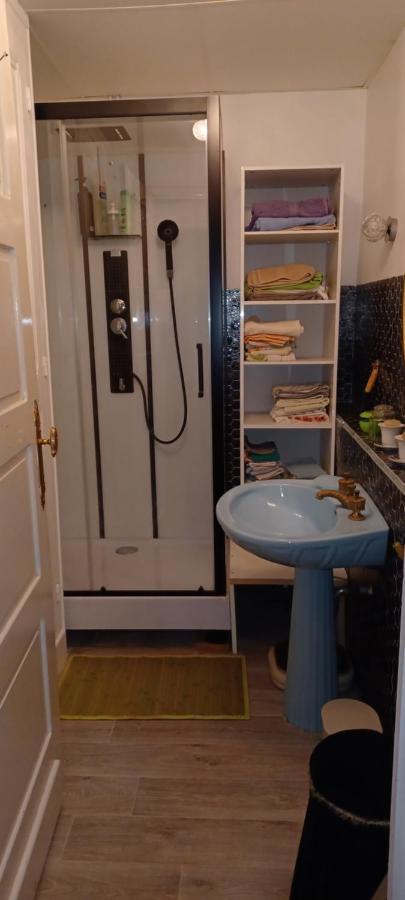 לורדה Chez Virginie - Chambre Du Bourg מראה חיצוני תמונה